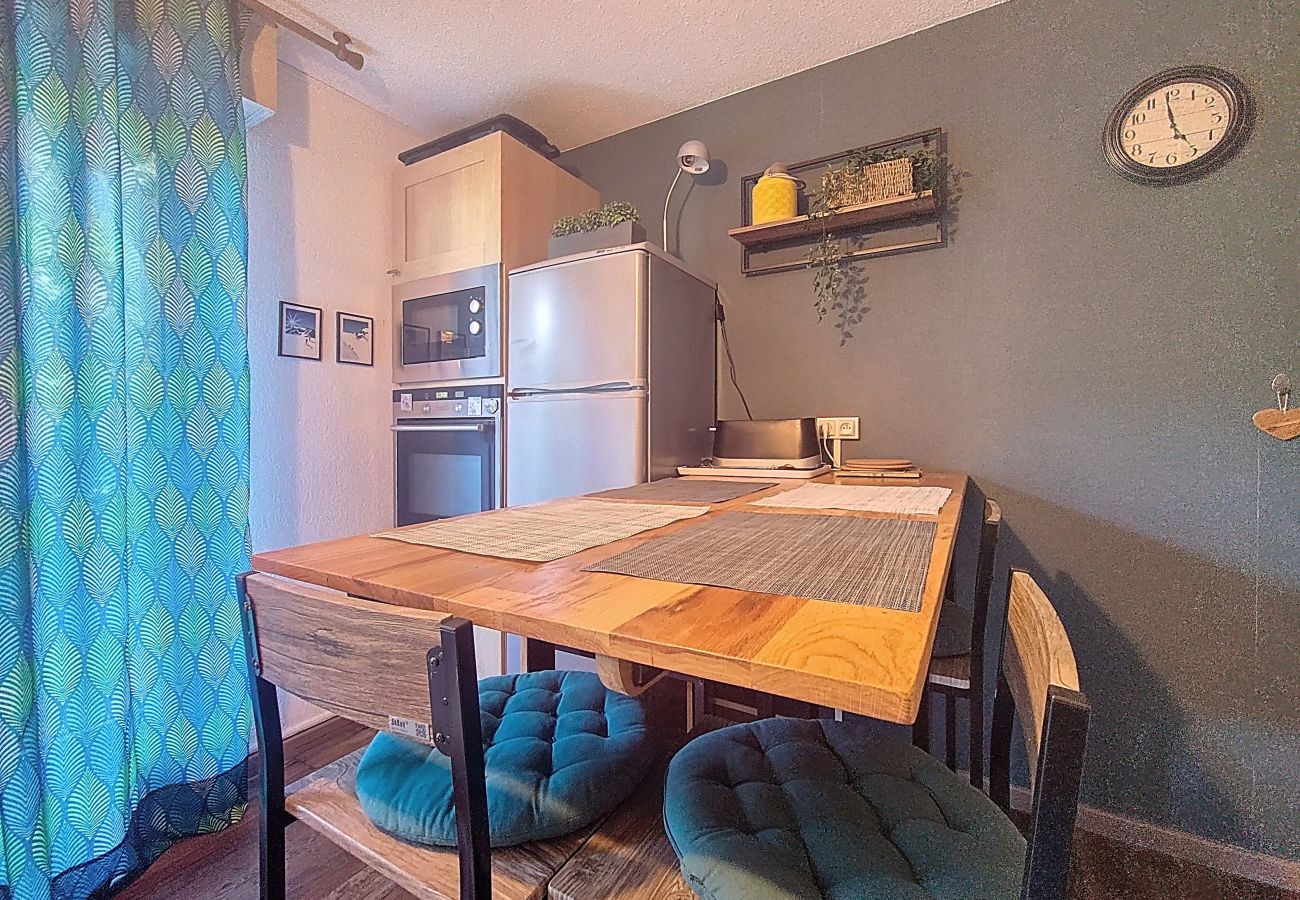 Apartment in Praz-sur-Arly - 2 OLYM05