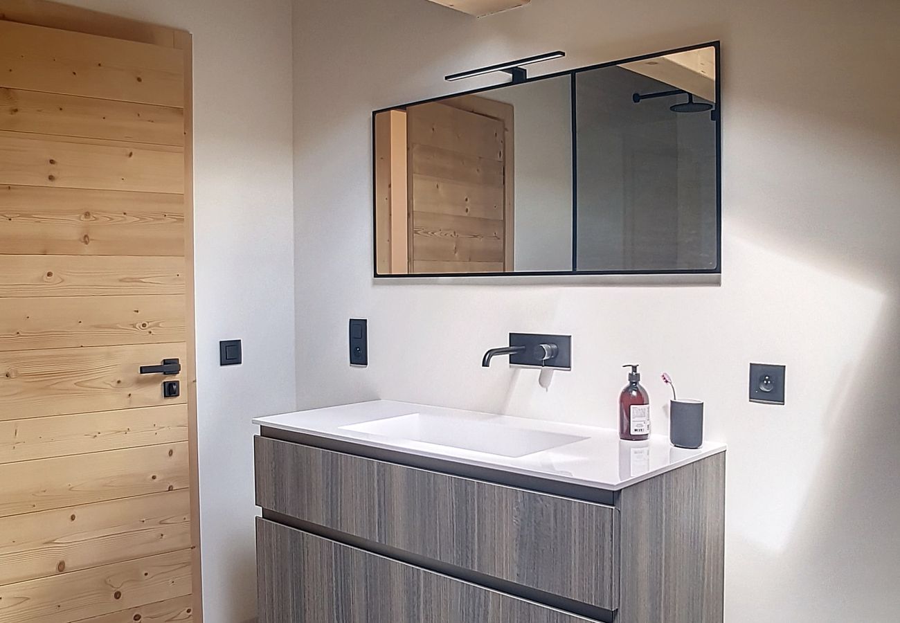 Chalet à Demi-Quartier - 1 SAISON Chalet des Prés - JAILLET - Chalet à Demi-Quartier - 1 SAISON Chalet des Prés - JAILLET -