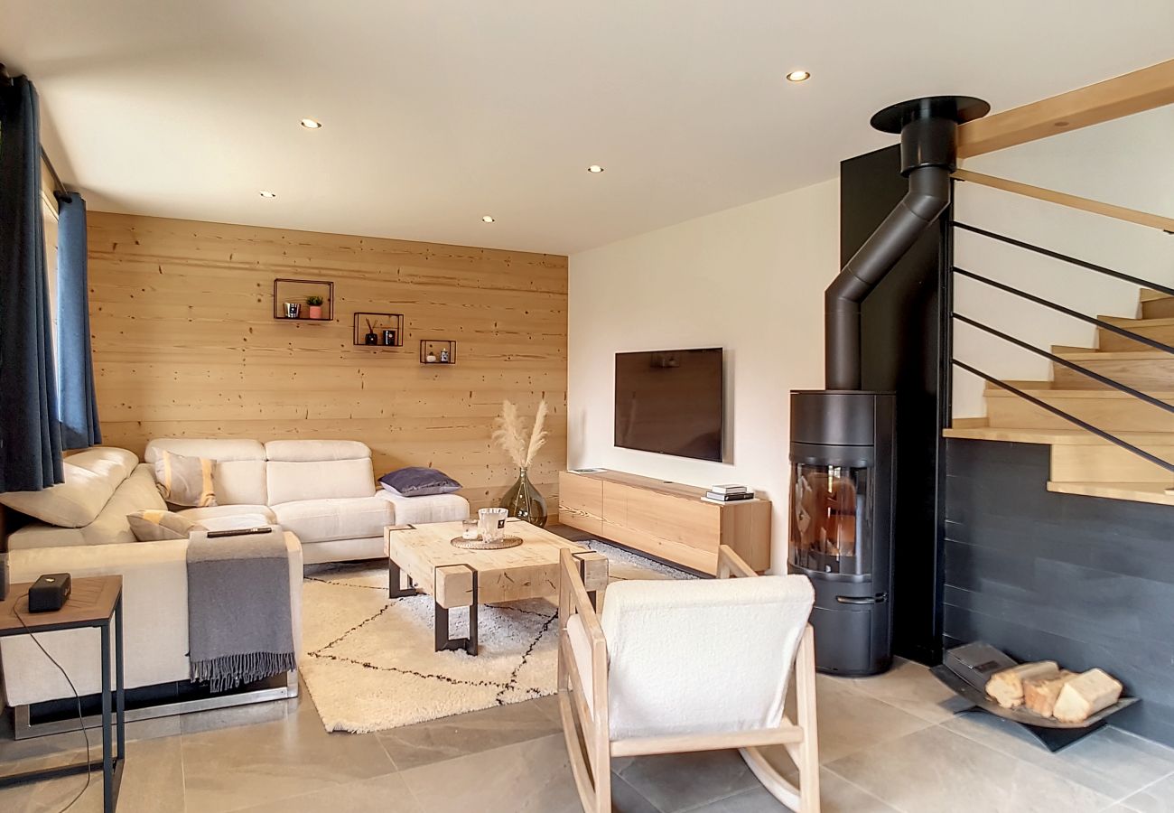 Chalet à Demi-Quartier - 1 SAISON Chalet des Prés - JAILLET - Chalet à Demi-Quartier - 1 SAISON Chalet des Prés - JAILLET -