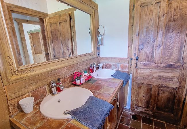 Appartement à Megève - 1 SAISON La Poya - JAILLET - Appartement à Megève - 1 SAISON La Poya - JAILLET -